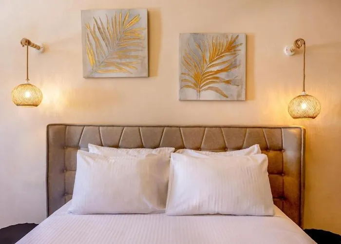 Parastia Luxury Santorini - Private Jacuzzi *