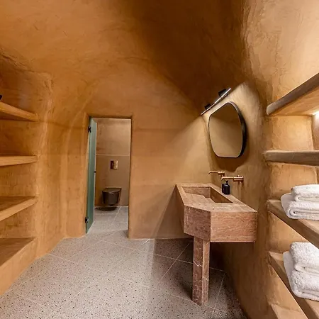 Parastia Luxury Santorini - Private Jacuzzi فيلة Éxo Goniá