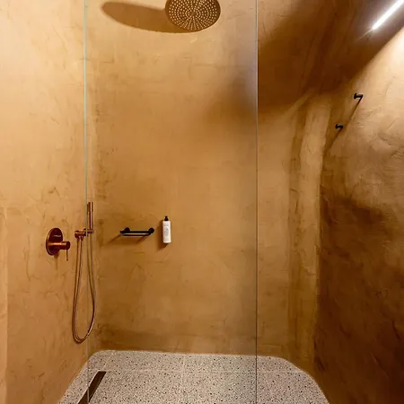 Villa Parastia Luxury Santorini - Private Jacuzzi Éxo Goniá