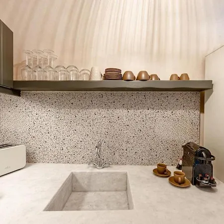 Parastia Luxury Santorini - Private Jacuzzi Éxo Goniá