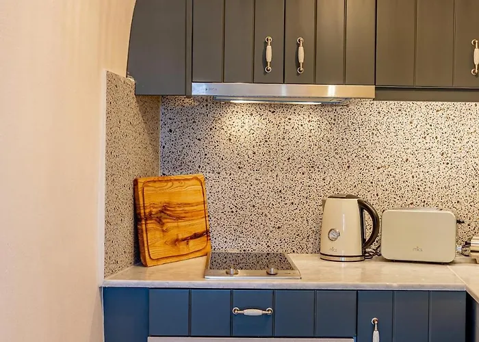 Parastia Luxury Santorini - Private Jacuzzi Villa Éxo Goniá