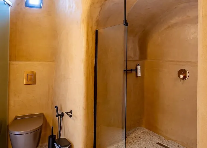 Parastia Luxury Santorini - Private Jacuzzi *