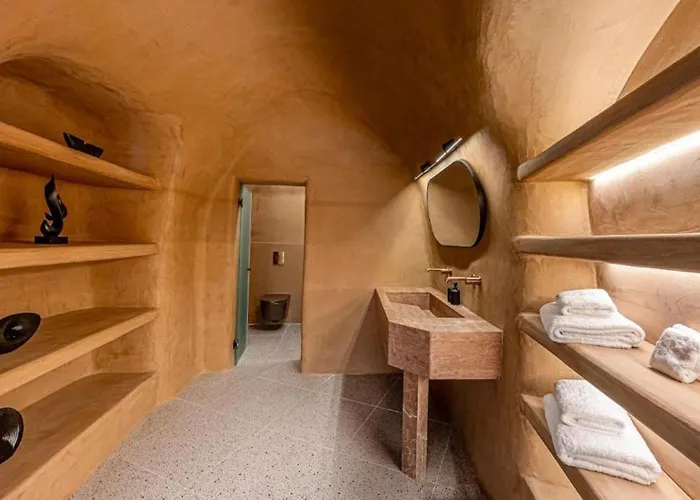 Villa Parastia Luxury Santorini - Private Jacuzzi