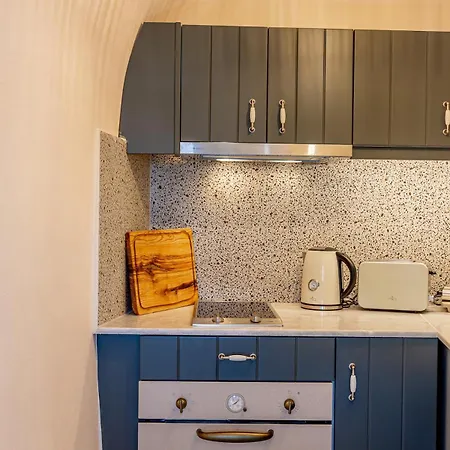 Parastia Luxury Santorini - Private Jacuzzi فيلة Éxo Goniá