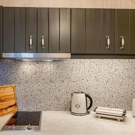 فيلة Parastia Luxury Santorini - Private Jacuzzi *