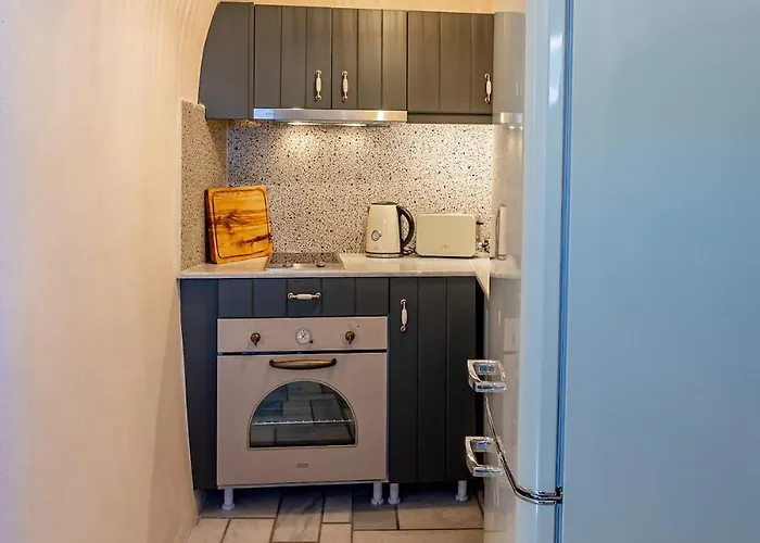 Parastia Luxury Santorini - Private Jacuzzi Exo Gonia