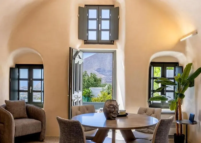 Parastia Luxury Santorini - Private Jacuzzi