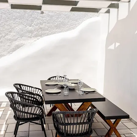 Parastia Luxury Santorini - Private Jacuzzi Villa Exo Gonia